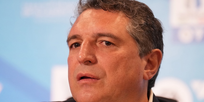 Il Calciomercato: un’opportunità per i club e per la Football Industry 1 Il Calciomercato: un’opportunità per i club e per la Football Industry
