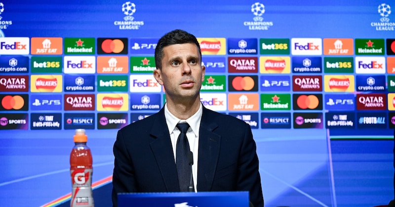 Thiago Motta: "Felice di questa abbondanza. Vlahovic titolare? Non posso dirlo" 1 Thiago Motta: "Felice di questa abbondanza. Vlahovic titolare? Non posso dirlo"
