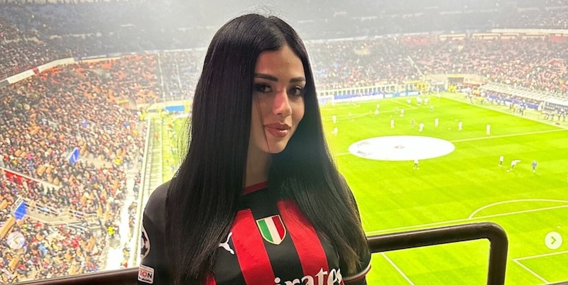 "Molestata mentre andavo allo stadio": la denuncia social, "Tutto addosso..."