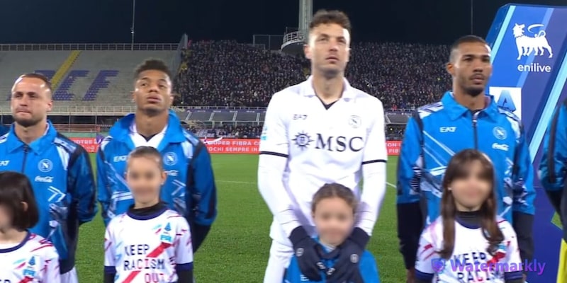 Fiorentina-Napoli, Rrahmani cuore d'oro: il gesto per la bambina prima della partita