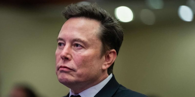 Elon Musk vuole acquistare una big del calcio: la clamorosa rivelazione del padre