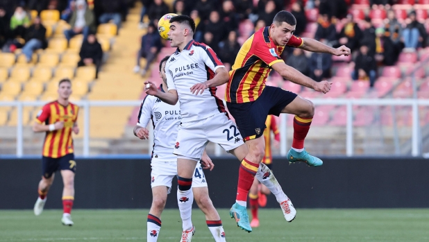 Lecce e Genoa si fermano ai legni: ma il pareggio fa sorridere solo Vieira 1 Lecce e Genoa si fermano ai legni: ma il pareggio fa sorridere solo Vieira