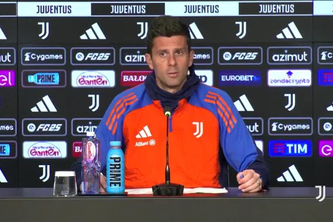 Juventus, Motta: “Sono contento di Vlahovic". Ma non risponde su Kolo Muani...