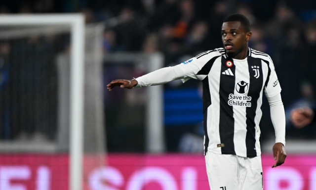 Juve, Kalulu esce per un problema muscolare contro il Benfica 1 Juve, Kalulu esce per un problema muscolare contro il Benfica