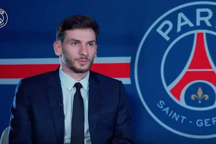 Kvaratskhelia: "Nel Psg hanno giocato tanti grandi, non ci ho pensato molto"