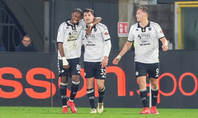 Lo Spezia fa sul serio: vince 2-1 con il Sassuolo e si avvicina alla vetta