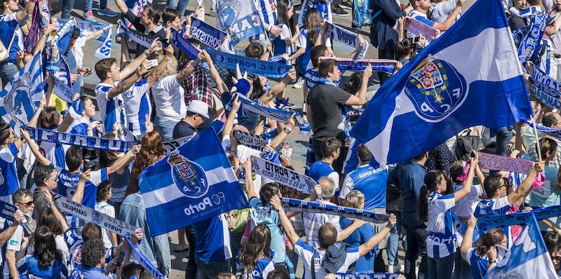 Roma-Porto, arrestati sei ultras portoghesi per gli scontri allo stadio