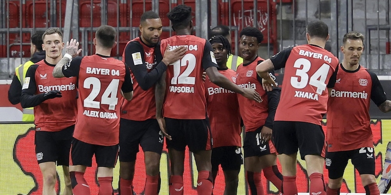 Il Leverkusen risponde al Bayern: tris all'Hoffenheim, Grimaldo espulso 1 Il Leverkusen risponde al Bayern: tris all'Hoffenheim, Grimaldo espulso