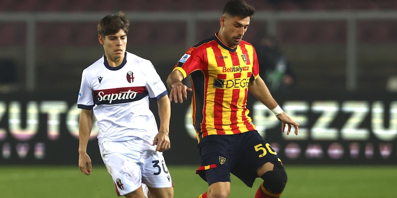 Lecce-Bologna finisce senza reti: gol annullato a Dallinga nel finale 1 Lecce-Bologna finisce senza reti: gol annullato a Dallinga nel finale