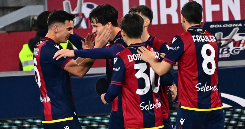 Italiano aggancia la Juve: il Bologna vola e batte il Como di Fabregas