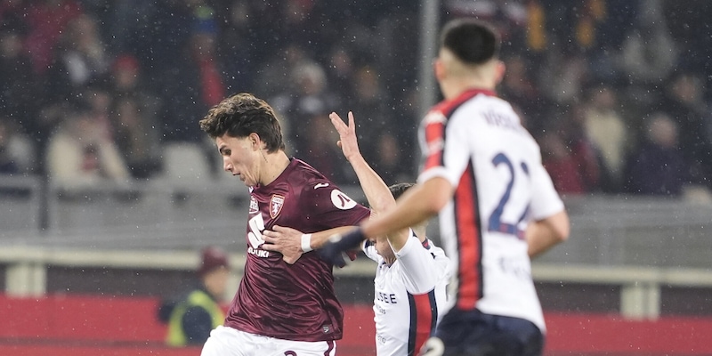 Torino-Genoa 1-1: autorete di Thorsby e gol di Pinamonti, esordio di Casadei tra i granata