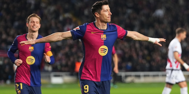 Liga pazzesca, il Barcellona aggancia il Real e supera l'Atletico! 1 Liga pazzesca, il Barcellona aggancia il Real e supera l'Atletico!