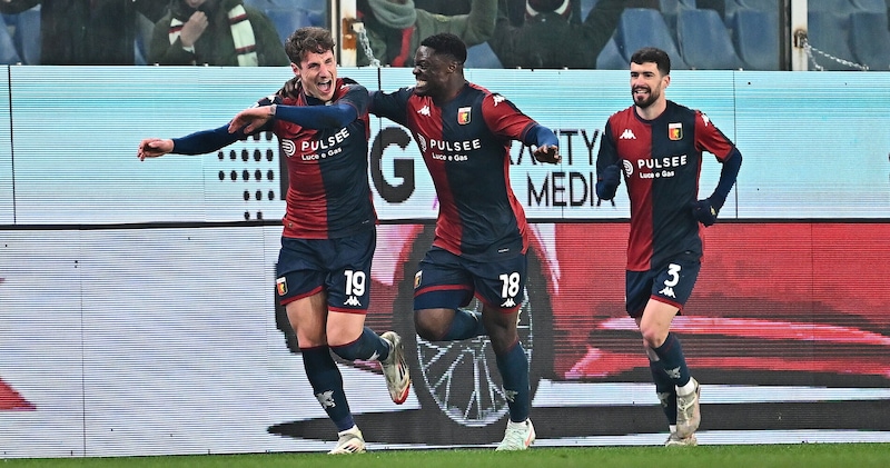 Il Genoa batte il Venezia e vede la salvezza: super gol di Pinamonti