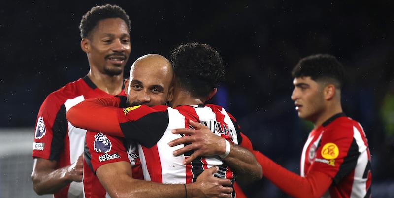 Premier League, poker del Brentford al Leicester: Van Nistelrooy travolto