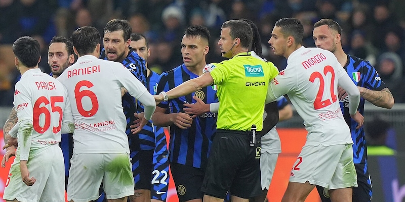 Inter-Fiorentina, disastro arbitrale senza fine. Ma quando cambia il famigerato procotollo Var? 1 Inter-Fiorentina, disastro arbitrale senza fine. Ma quando cambia il famigerato procotollo Var?