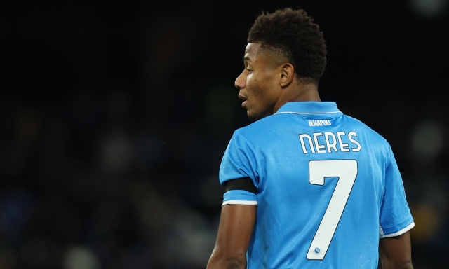 Napoli, Conte perde Neres: salterà anche l'Inter. Occasione per Raspadori