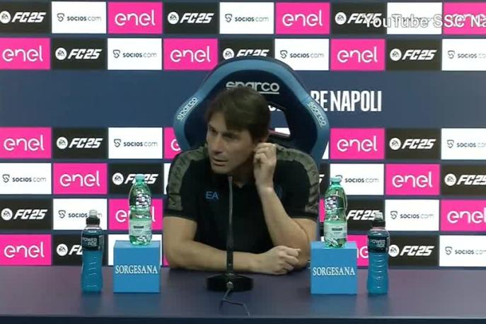 Conte si sfoga: "Sono qui per migliorare il Napoli il resto sono..." 1 Conte si sfoga: "Sono qui per migliorare il Napoli il resto sono..."