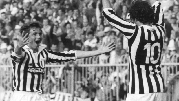 Vignola: "Volevo essere Rivera. Ad Avellino salvezze e ceffoni, poi Platini mi volle alla Juve..." 1 Vignola: "Volevo essere Rivera. Ad Avellino salvezze e ceffoni, poi Platini mi volle alla Juve..."