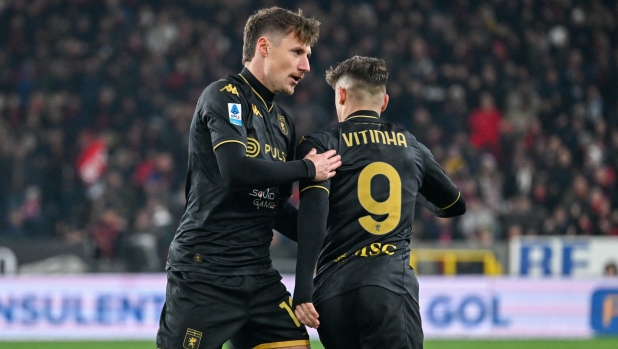 LIVE Alle 20.45 Genoa-Venezia, le ufficiali: Vieira con Pinamonti e Vitinha, Di Fra punta su Fila