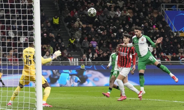 Theo la combina grossa: il Milan resta in 10 e il Feyenoord lo sbatte fuori dalla Champions