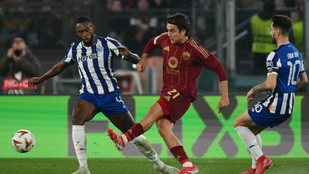 LIVE Al 45' Roma-Porto 2-1: vantaggio ospite con Samu, poi doppietta di Dybala in 4'