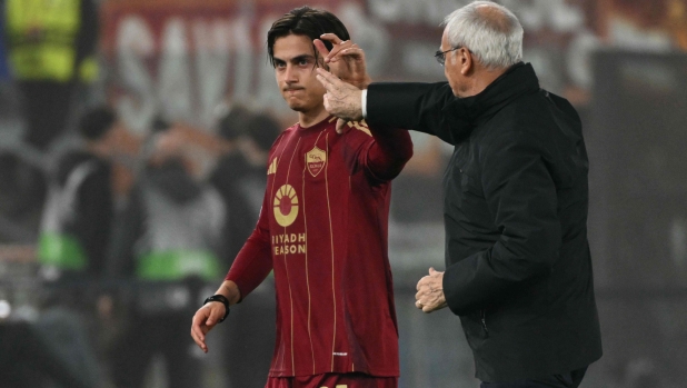 Ranieri: "Dybala leader, è la miccia che ci accende". E la Joya: "Lui ci ha dato serenità" 1 Ranieri: "Dybala leader, è la miccia che ci accende". E la Joya: "Lui ci ha dato serenità"