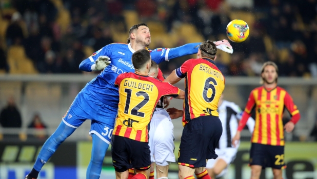 LIVE Lecce-Udinese 0-1: contropiede di Kamara, tiro di Thauvin deviato in angolo