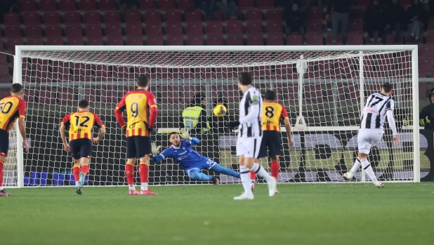 Udinese, 3 punti nel caos. Il Lecce s'inchina al rigore (contestato) di Lucca