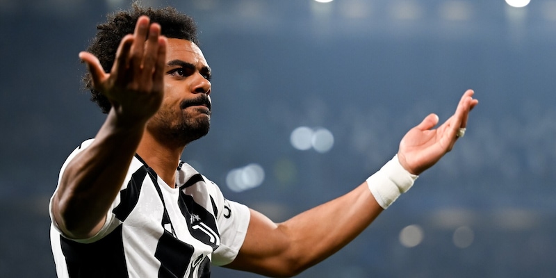 Veiga vuole la Juve, per i tifosi è già idolo: a giugno tutto può cambiare 1 Veiga vuole la Juve, per i tifosi è già idolo: a giugno tutto può cambiare