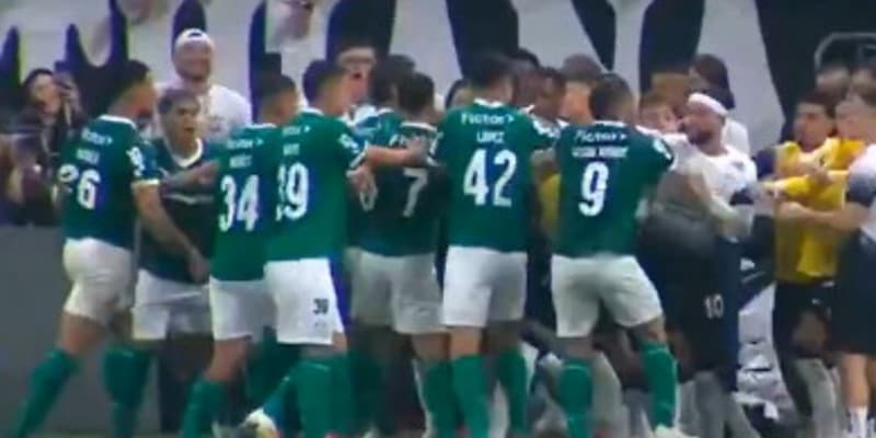 Depay umilia e deride gli avversari: si scatena l'inferno tra Corinthians e Palmeiras 1 Depay umilia e deride gli avversari: si scatena l'inferno tra Corinthians e Palmeiras
