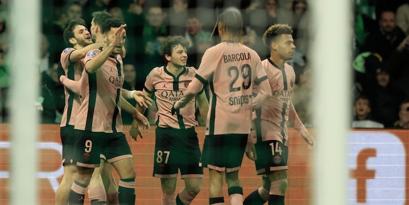 Psg show, Kvara-gol: Saint-Etienne travolto 6-1. Marsiglia ko, De Zerbi a -22 1 Psg show, Kvara-gol: Saint-Etienne travolto 6-1. Marsiglia ko, De Zerbi a -22