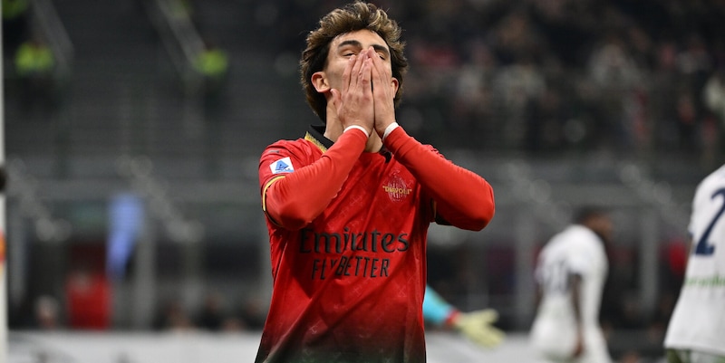 Pedro fa volare la Lazio, Milan all'inferno e tutto lo stadio contro Cardinale