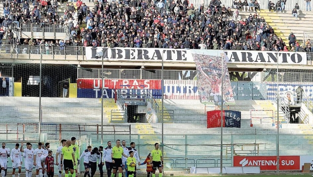 Sprofondo Taranto. Non solo calcio, ma anche basket e volley. Qui lo sport sta fallendo