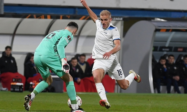 Magia di Isaksen al 97', impresa Lazio: vince 2-1 in 9 sul campo del Viktoria! 1 Magia di Isaksen al 97', impresa Lazio: vince 2-1 in 9 sul campo del Viktoria!