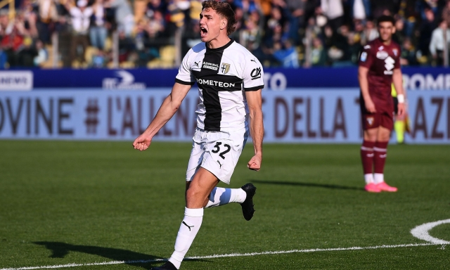 Boom Pellegrino: lo manda Crespo. Il Parma ritrova un 9 argentino