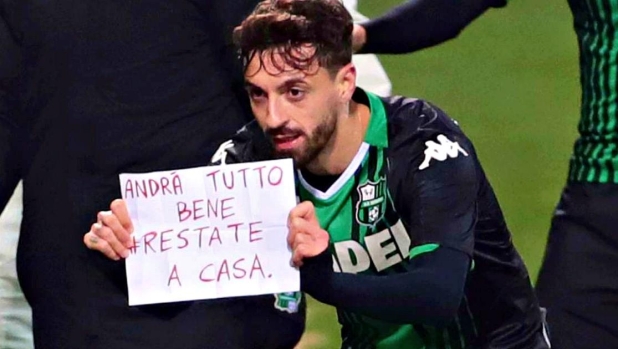 Caputo: "Un messaggio, e nacque il cartello anti-Covid. Oggi ci scriverei 'Godetevi la vita'" 1 Caputo: "Un messaggio, e nacque il cartello anti-Covid. Oggi ci scriverei 'Godetevi la vita'"