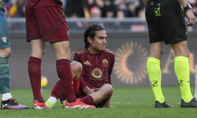 Dybala, l'intervento è riuscito: nel weekend a Trigoria, il 6 aprile in tribuna all'Olimpico 1 Dybala, l'intervento è riuscito: nel weekend a Trigoria, il 6 aprile in tribuna all'Olimpico
