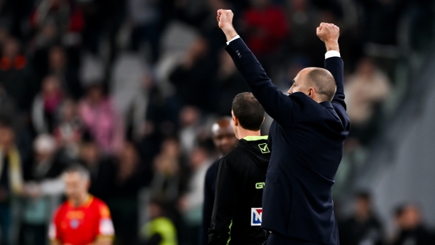 Striscioni, cori, urla: Tudor è già al centro della Juve. E quell'abbraccio con Giuntoli... 1 Striscioni, cori, urla: Tudor è già al centro della Juve. E quell'abbraccio con Giuntoli...