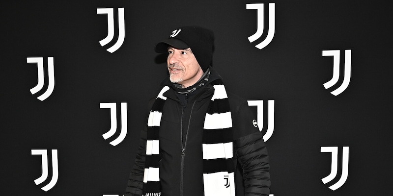 Eros Ramazzotti dagli spalti al campo: suo il primo concerto allo Stadium Juve! 1 Eros Ramazzotti dagli spalti al campo: suo il primo concerto allo Stadium Juve!