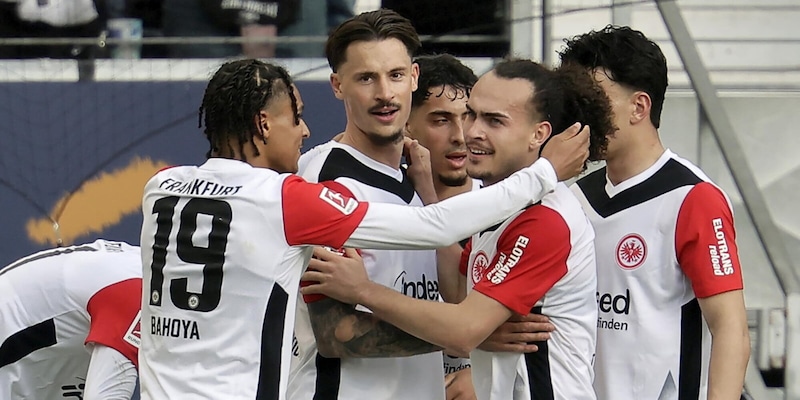 L'Eintracht si riprende il 3° posto, il Werder aggancia il Dortmund 1 L'Eintracht si riprende il 3° posto, il Werder aggancia il Dortmund