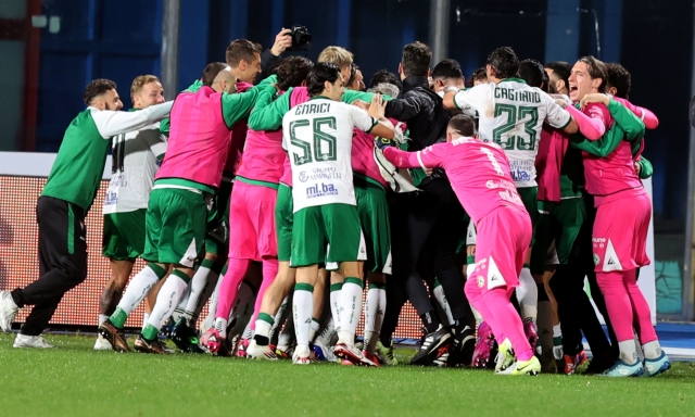Patierno scatenato, l'Avellino vince a Catania e resta primo. Entella vicina alla Serie B 1 Patierno scatenato, l'Avellino vince a Catania e resta primo. Entella vicina alla Serie B
