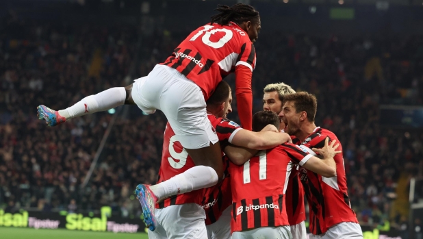 Costacurta: "Tare è un grande esperto di calcio. Vorrei un tecnico giochista" 1 Costacurta: "Tare è un grande esperto di calcio. Vorrei un tecnico giochista"