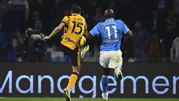 Lotta scudetto apertissima, Napoli e Inter a pari punti: i calendari a confronto 1 Lotta scudetto apertissima, Napoli e Inter a pari punti: i calendari a confronto
