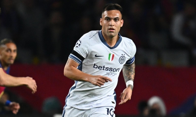 Inter, Lautaro esce all'intervallo: risentimento ai flessori della coscia sinistra