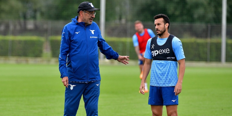 Lazio, i big strizzano l’occhio a Sarri: chi sarebbe contento del suo ritorno 16 Lazio, i big strizzano l’occhio a Sarri: chi sarebbe contento del suo ritorno
