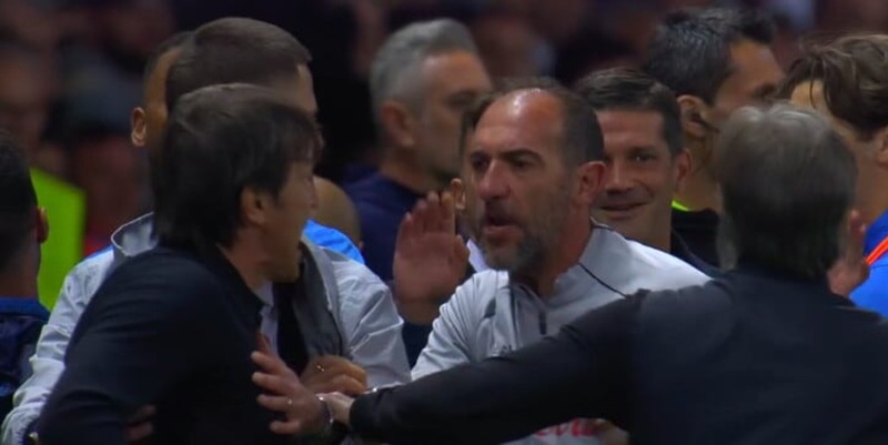 Conte furioso, la durissima frase al vice di Chivu diventa virale: "Vengo..." 16 Conte furioso, la durissima frase al vice di Chivu diventa virale: "Vengo..."