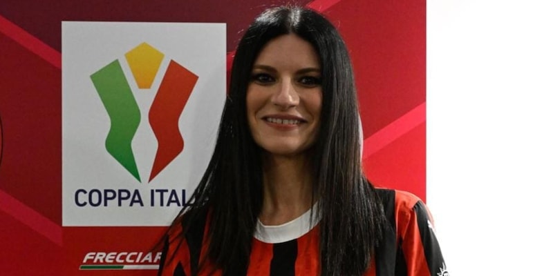 Laura Pausini, che frecciata ai tifosi del Milan: “Dobbiamo darci più da fare…” 15 Laura Pausini, che frecciata ai tifosi del Milan: “Dobbiamo darci più da fare…”