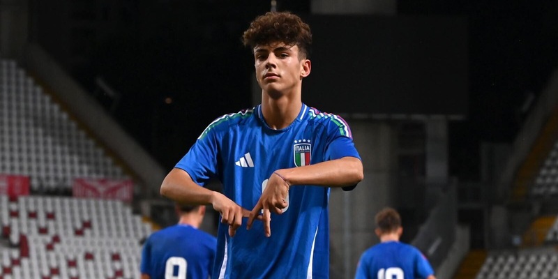 Il figlio d’arte Piá è la stella dell'Italia Under 17: "Ballo, dribblo e vinco” 16 Il figlio d’arte Piá è la stella dell'Italia Under 17: "Ballo, dribblo e vinco”