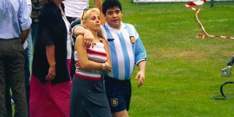 "Parlo con Maradona": la toccante confessione della moglie 14 "Parlo con Maradona": la toccante confessione della moglie