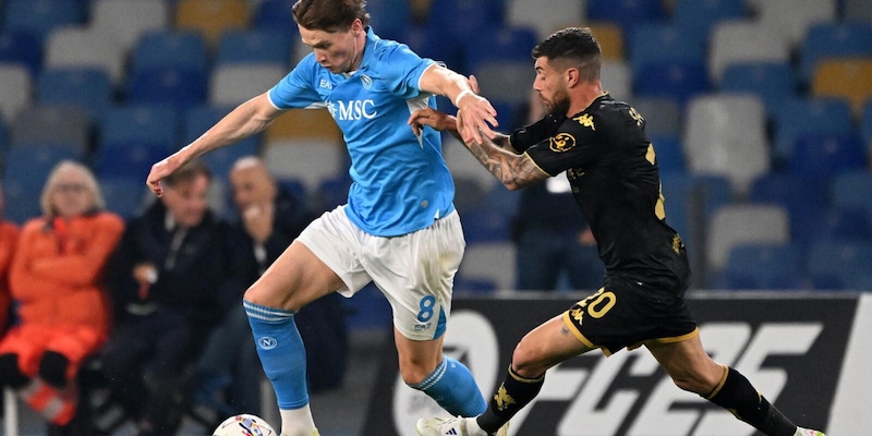 Napoli niente ansia, McTominay brilla: lo scozzese ha numeri record e vuole superare Hamsik 14 Napoli niente ansia, McTominay brilla: lo scozzese ha numeri record e vuole superare Hamsik